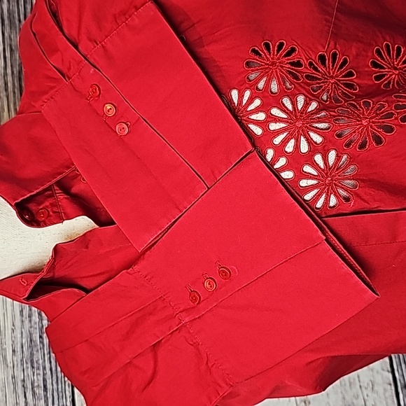 NEW THE LIMITED RED FLORAL CUTOUT TUXEDO CUFF BUTTON-UP BLOUSE - Picture 7 of 11